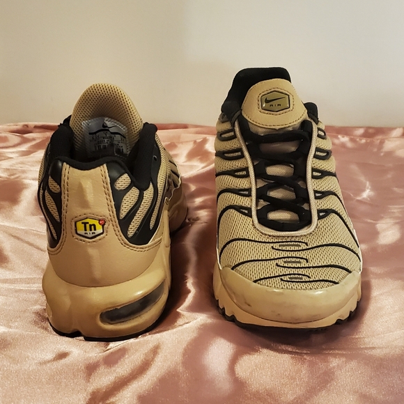 Like New TN Nike Air Max Plus Limited Edition Tan & Black Sneakers! Size 5.5Y/7! - Picture 5 of 16